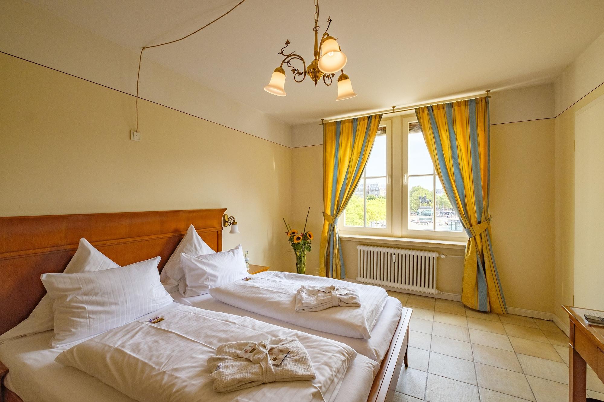 XII Apostel Albergo Köln Ngoại thất bức ảnh