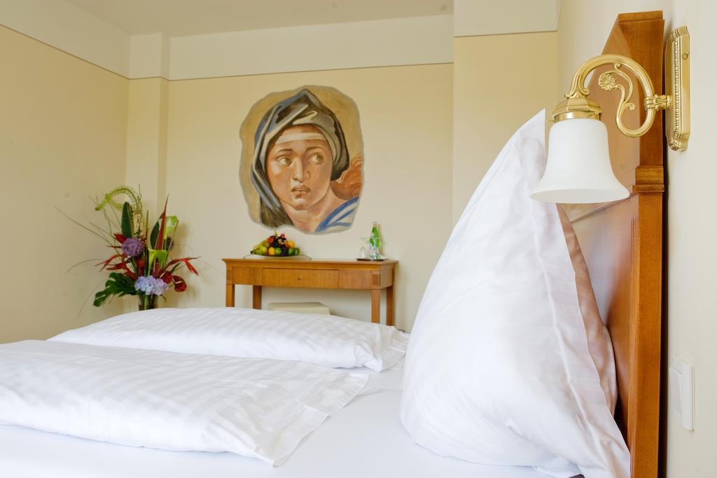 XII Apostel Albergo Köln Ngoại thất bức ảnh